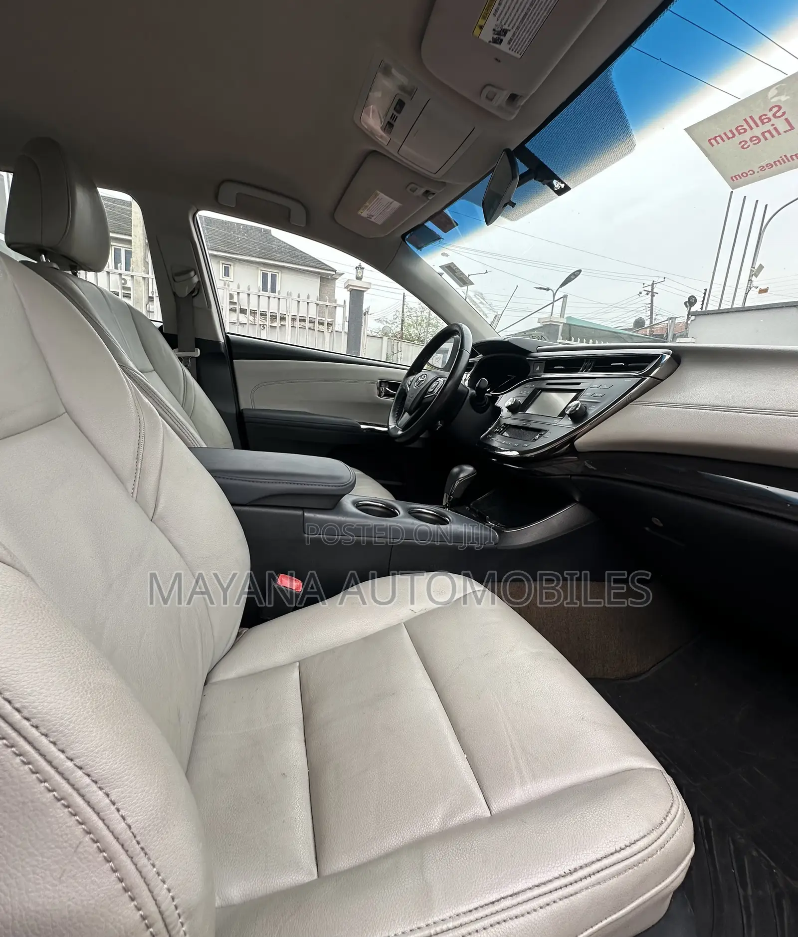 Toyota Avalon XLE Premium Sedan FWD (3.5L 6cyl 6A) 2013 Silver