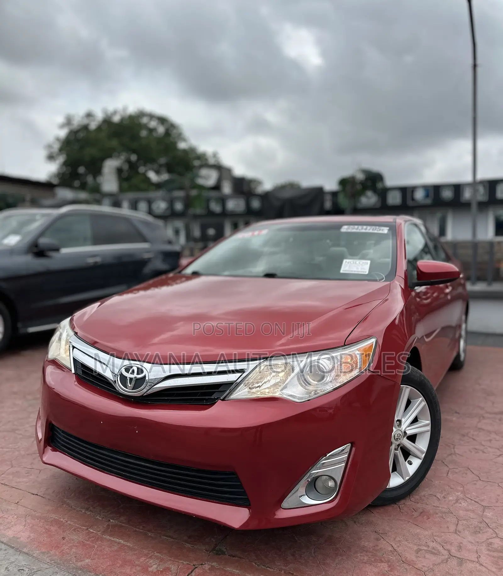 Toyota Camry XLE V6 4dr Sedan (3.5L 6cyl 6A) 2012 Red