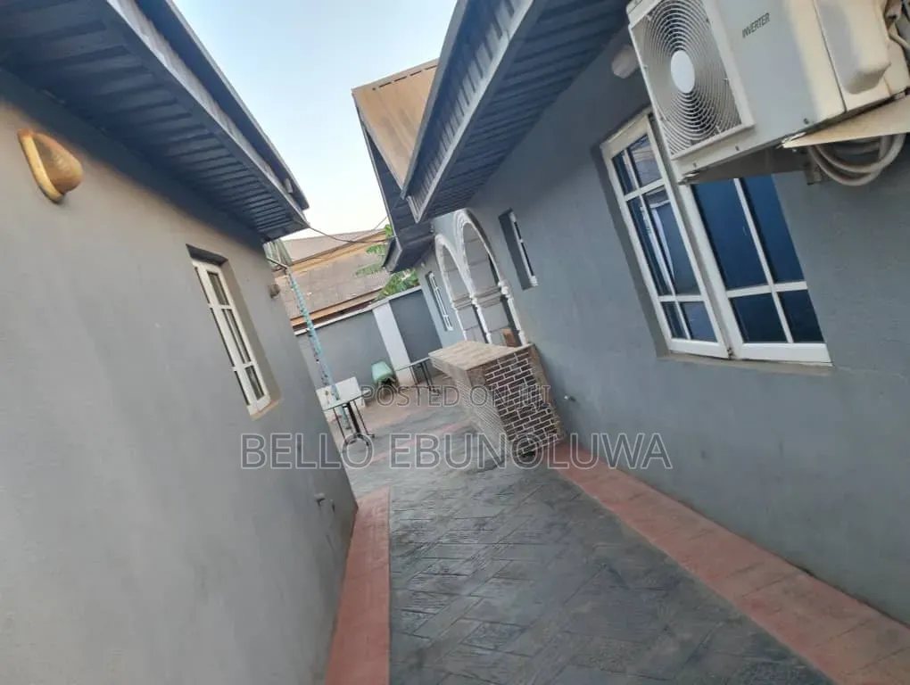 Furnished 3bdrm Apartment in Revolution Apartment, Shimawa for rent