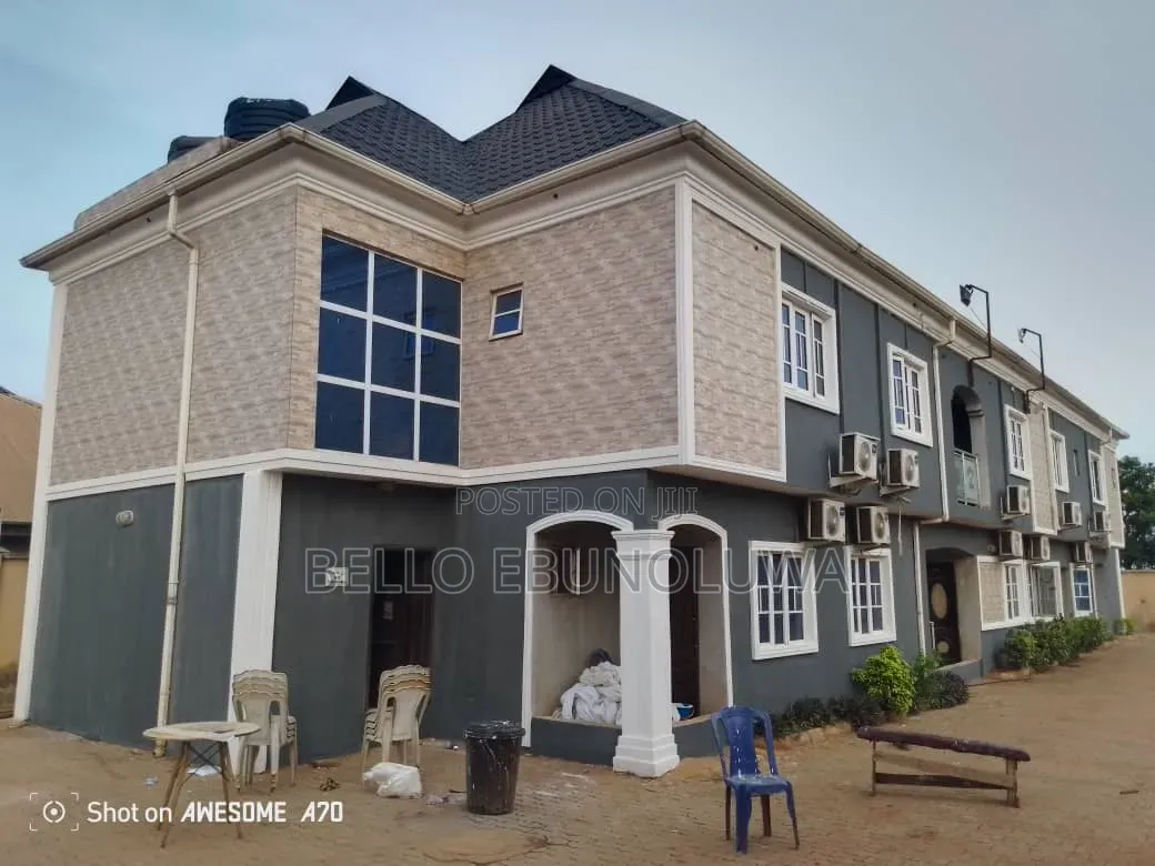 Furnished 3bdrm Apartment in Revolution Apartment, Shimawa for rent