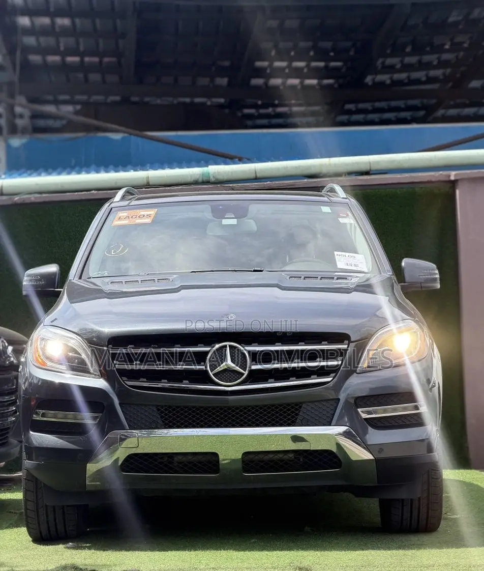 Mercedes-Benz M Class ML350 4dr SUV (3.5L 6cyl 7A) 2014 Black