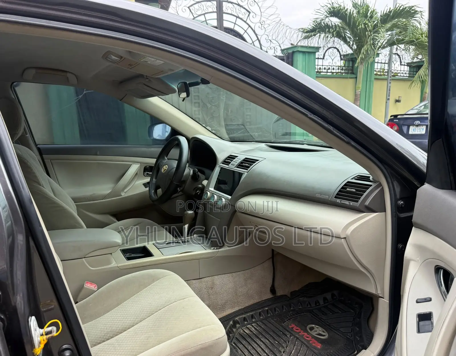 Toyota Camry LE 4dr Sedan (2.4L 4cyl 5A) 2008 Gray