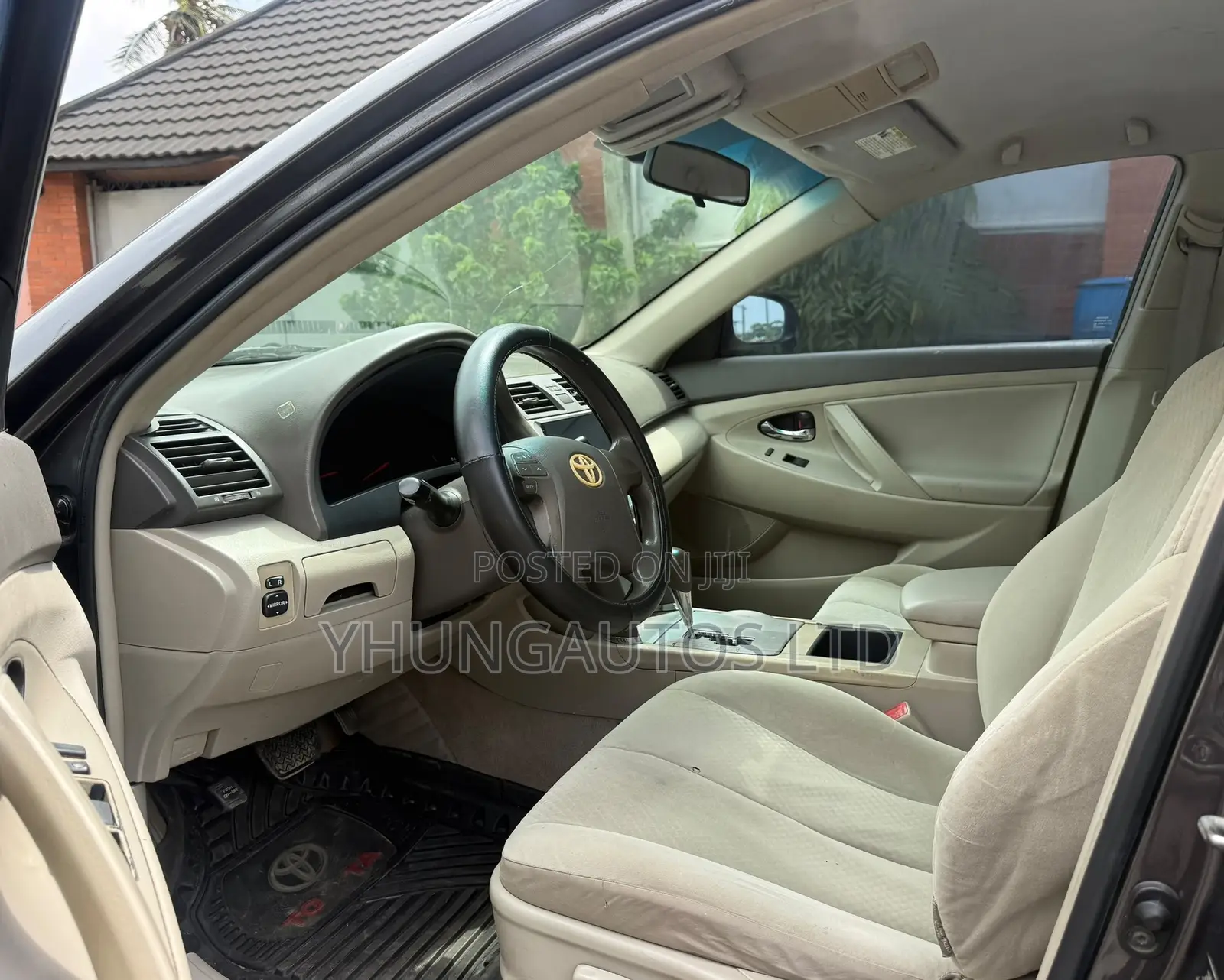 Toyota Camry LE 4dr Sedan (2.4L 4cyl 5A) 2008 Gray