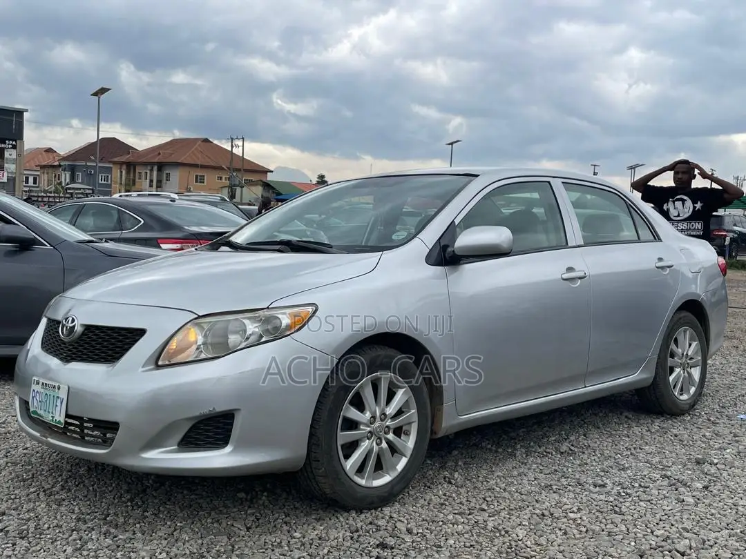 Toyota Corolla 2010 Silver