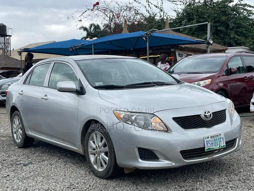 Toyota Corolla 2010 Silver