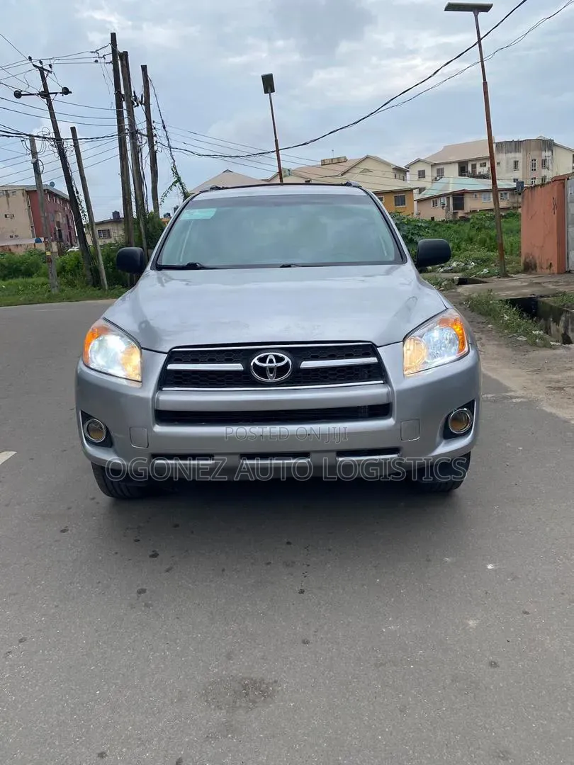 Toyota RAV4 2011 Silver