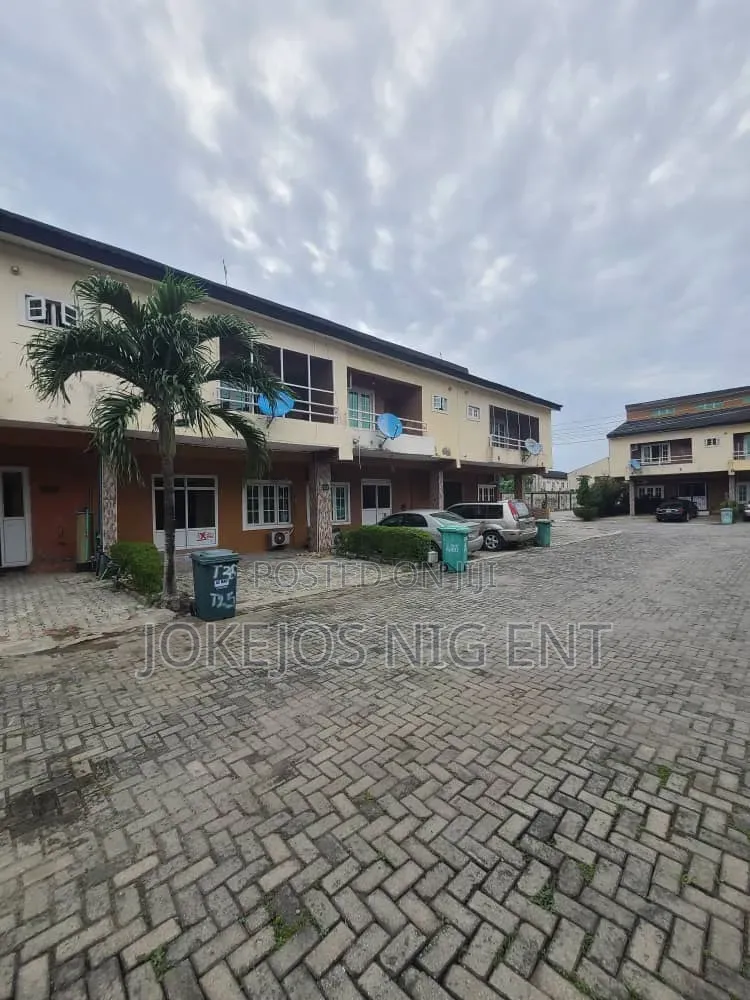 3bdrm Townhouse/Terrace in Lekki Garden Phase 4 for sale