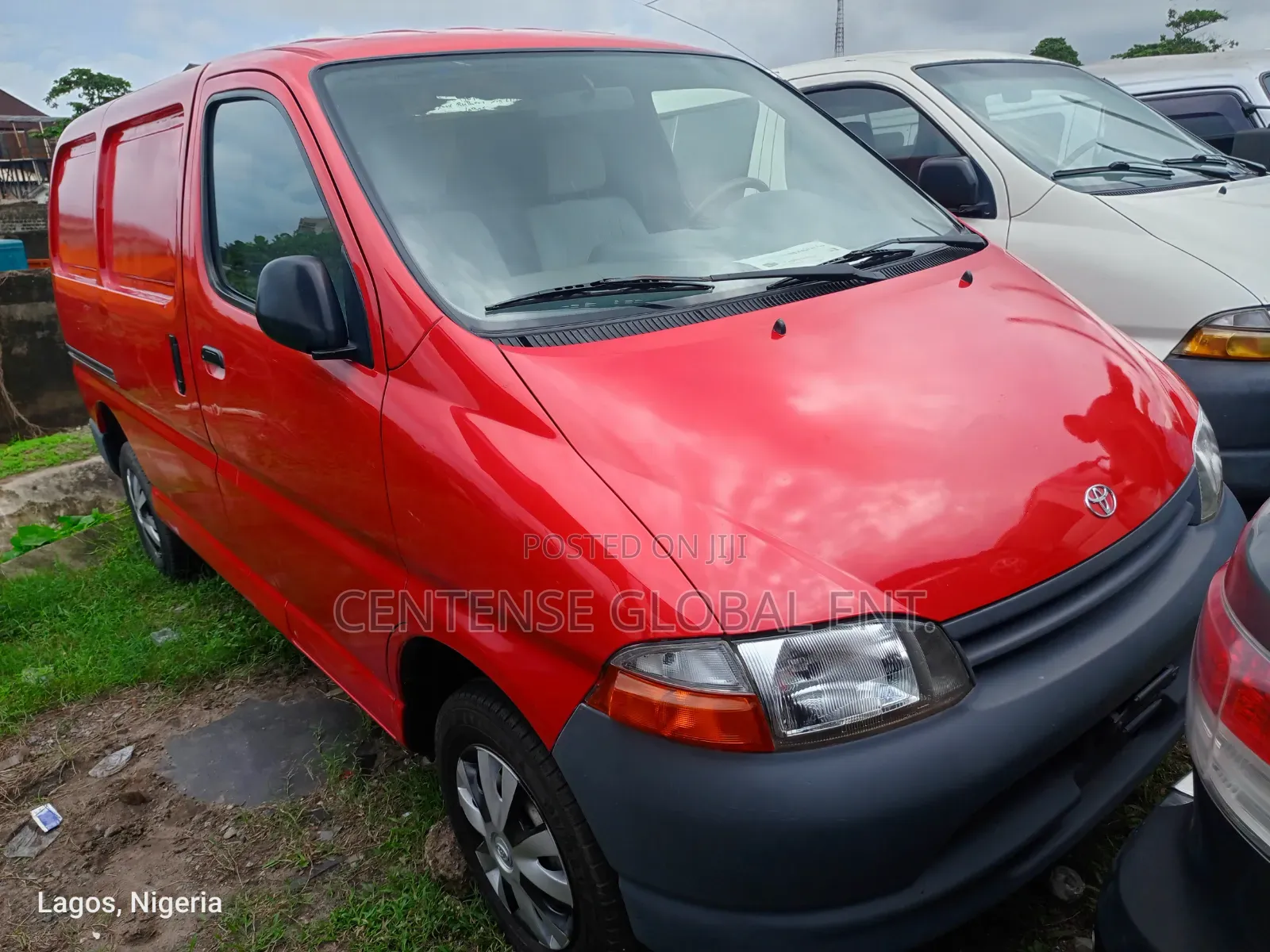 Toyota HiAce 2004 Red
