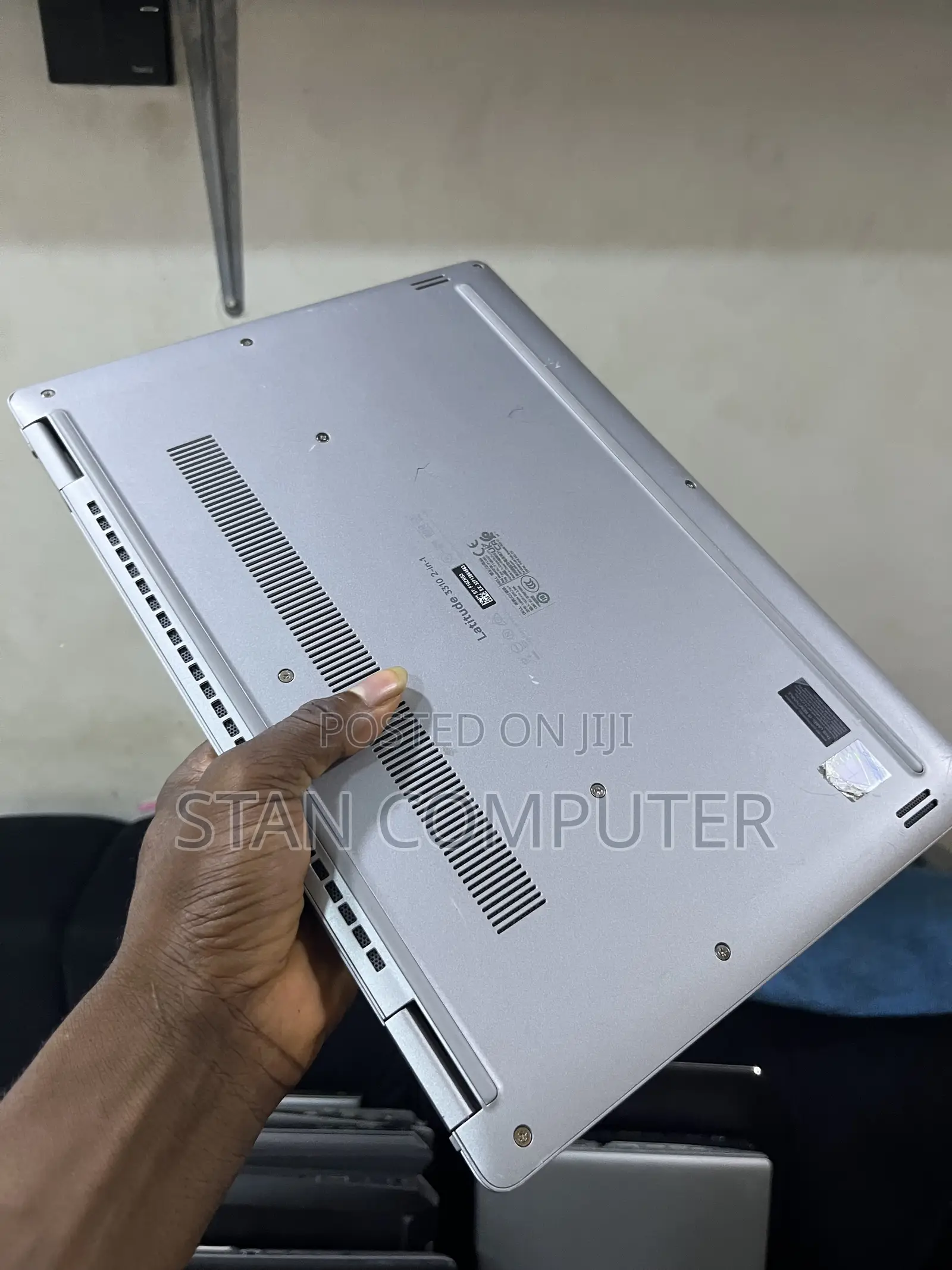 Laptop Dell Latitude 3310 2-in-1 8GB Intel Core i5 SSD 256GB