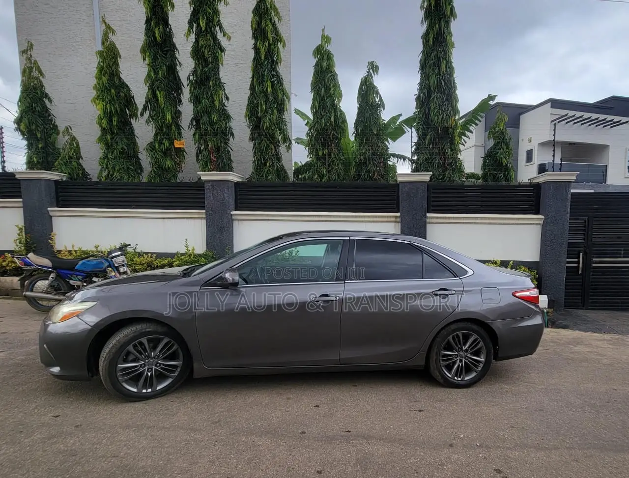 Toyota Camry SE 4dr Sedan (2.5L 4cyl 6A) 2016 Gray