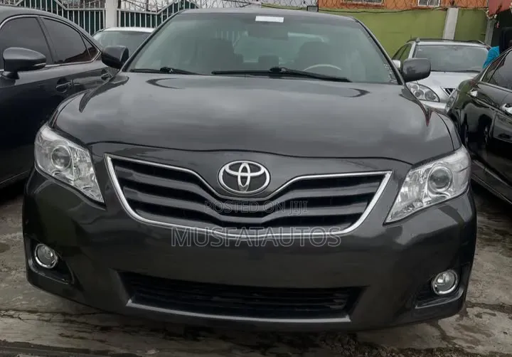 Toyota Camry 2010 Gray
