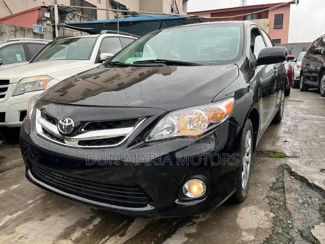 Toyota Corolla LE 4dr Sedan (1.8L 4cyl 4A) 2013 Black
