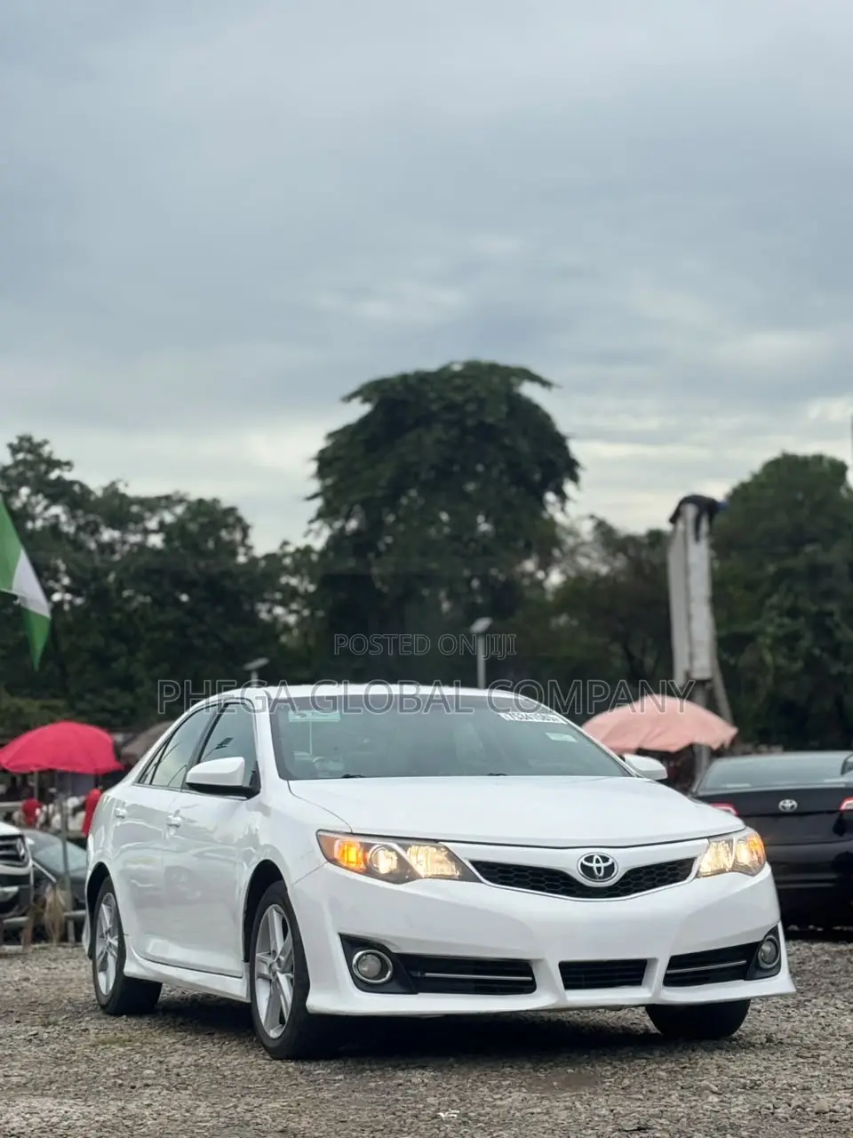 Toyota Camry SE 4dr Sedan (2.5L 4cyl 6A) 2013 White