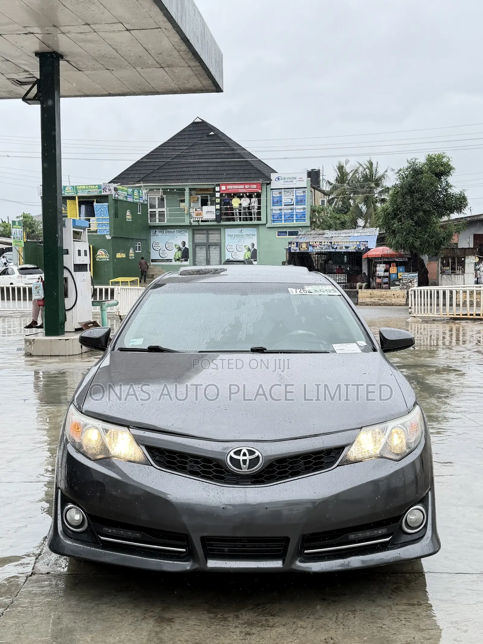 Toyota Camry SE V6 4dr Sedan (3.5L 6cyl 6A) 2013 Gray