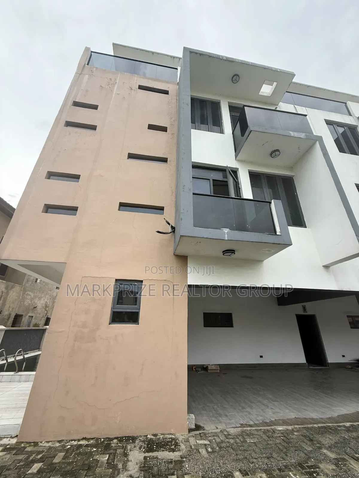 5bdrm Duplex in Ajah Lekki Lagos for sale