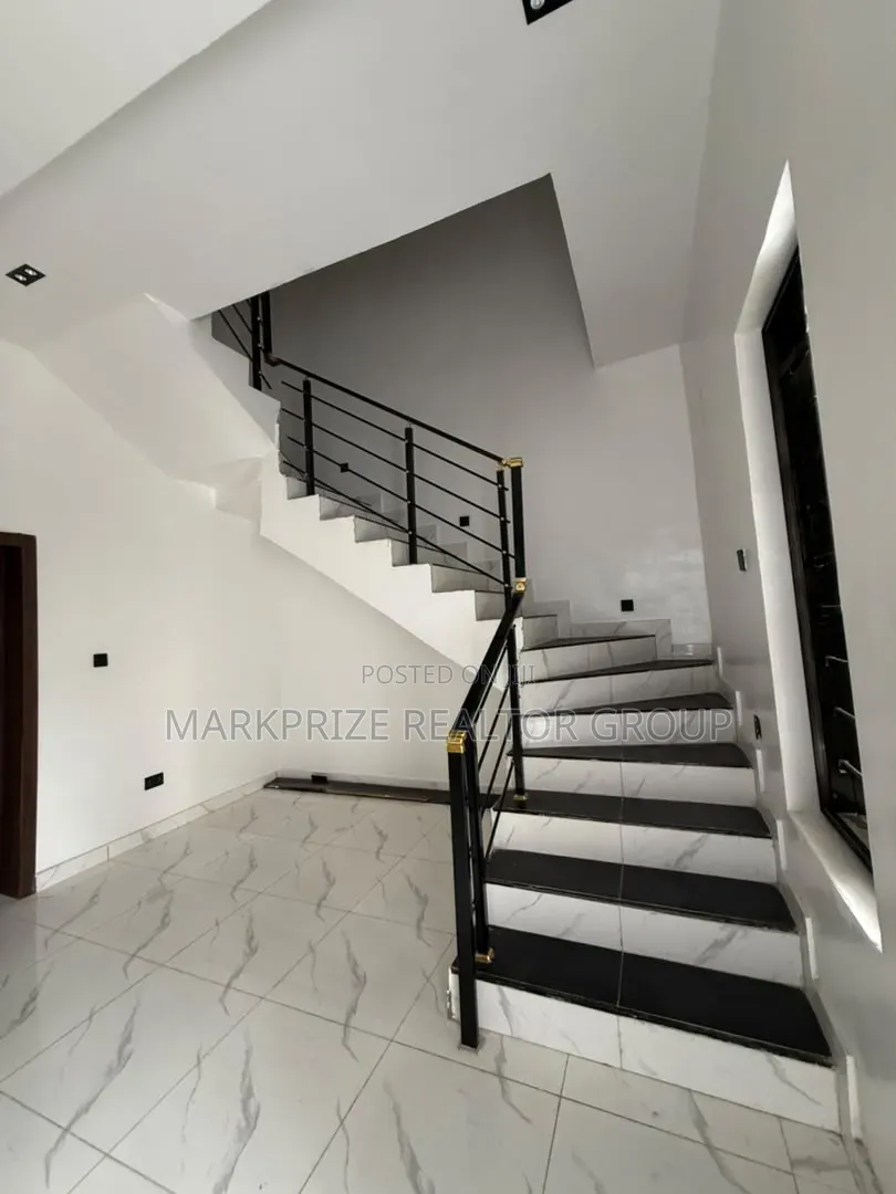 4bdrm Duplex in Abraham Adesanya for sale
