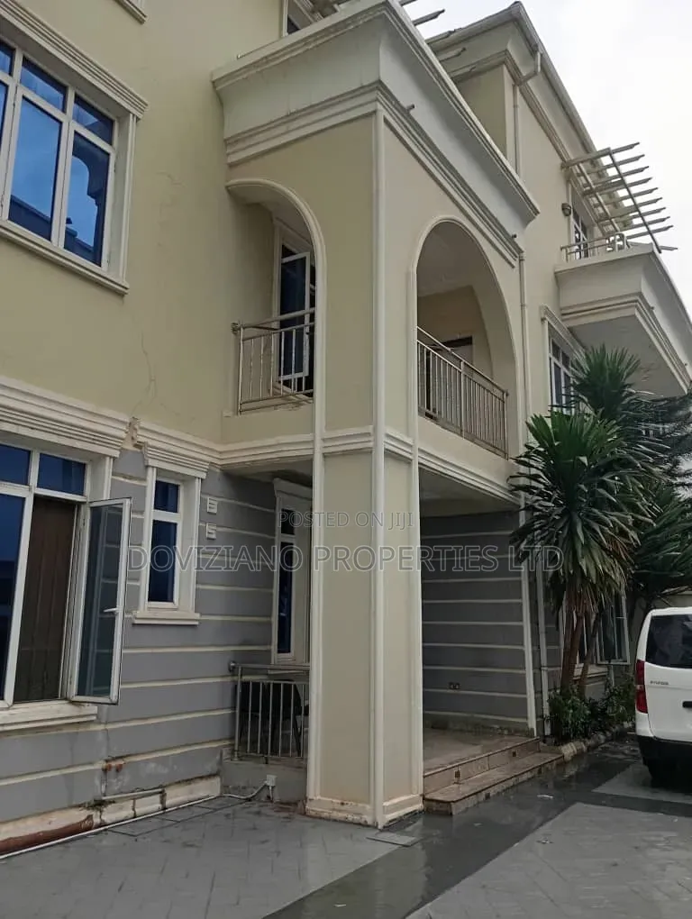 6bdrm Duplex in Ikeja GRA for rent