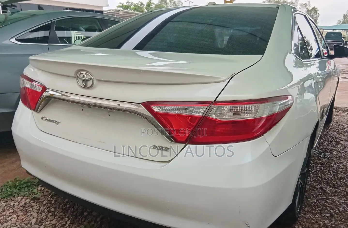 Toyota Camry XSE 4dr Sedan (2.5L 4cyl 6A) 2017 Off white