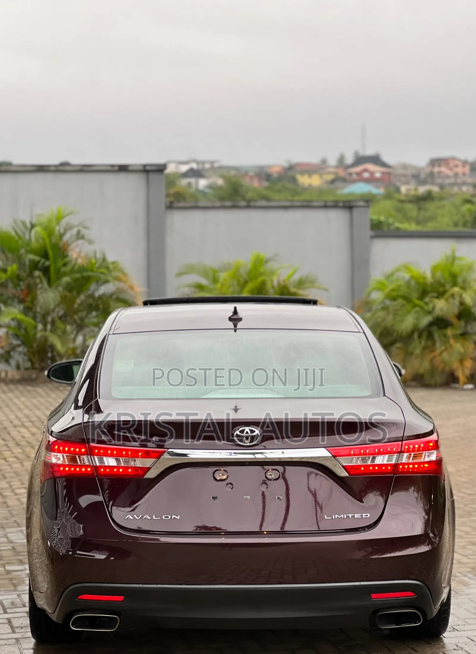 Toyota Avalon Limited Sedan FWD (3.5L 6cyl 6A) 2013 Burgundy