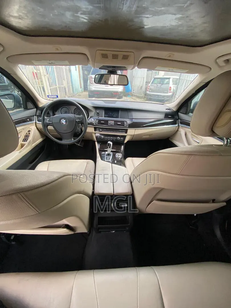 BMW 525i 2012 Gold