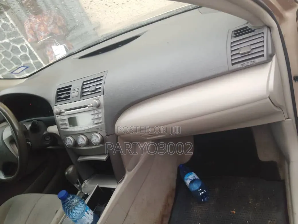 Toyota Camry 2010 Gold