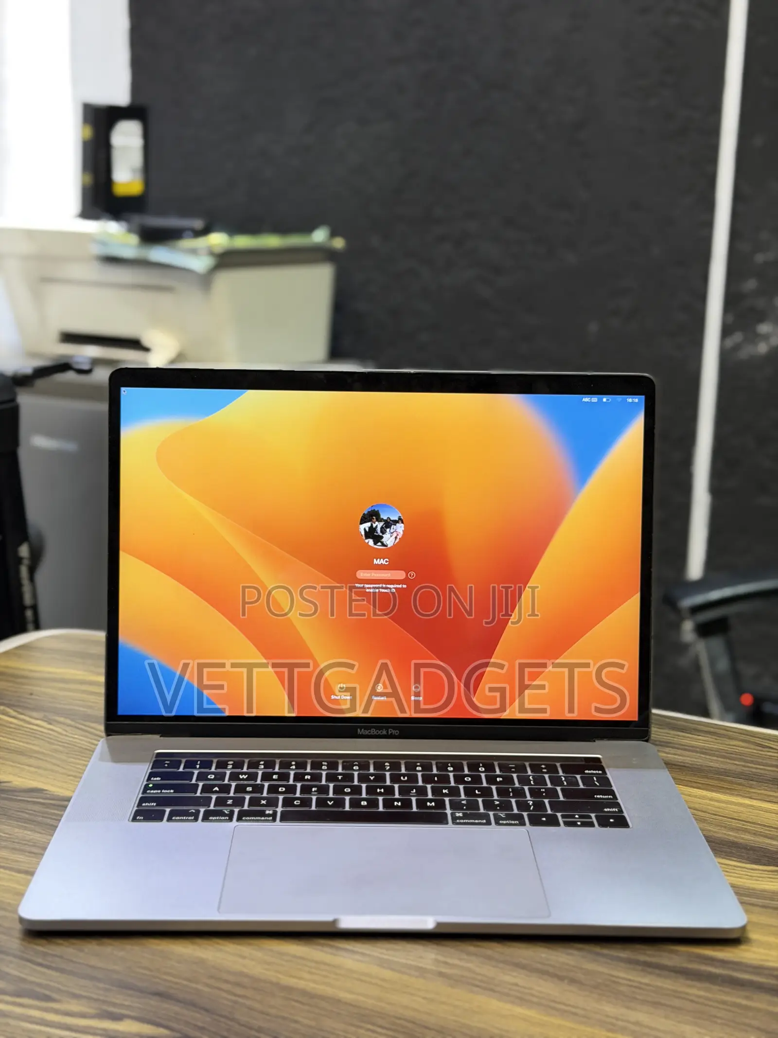 Laptop Apple MacBook Pro 2018 16GB Intel Core i9 SSD 1T