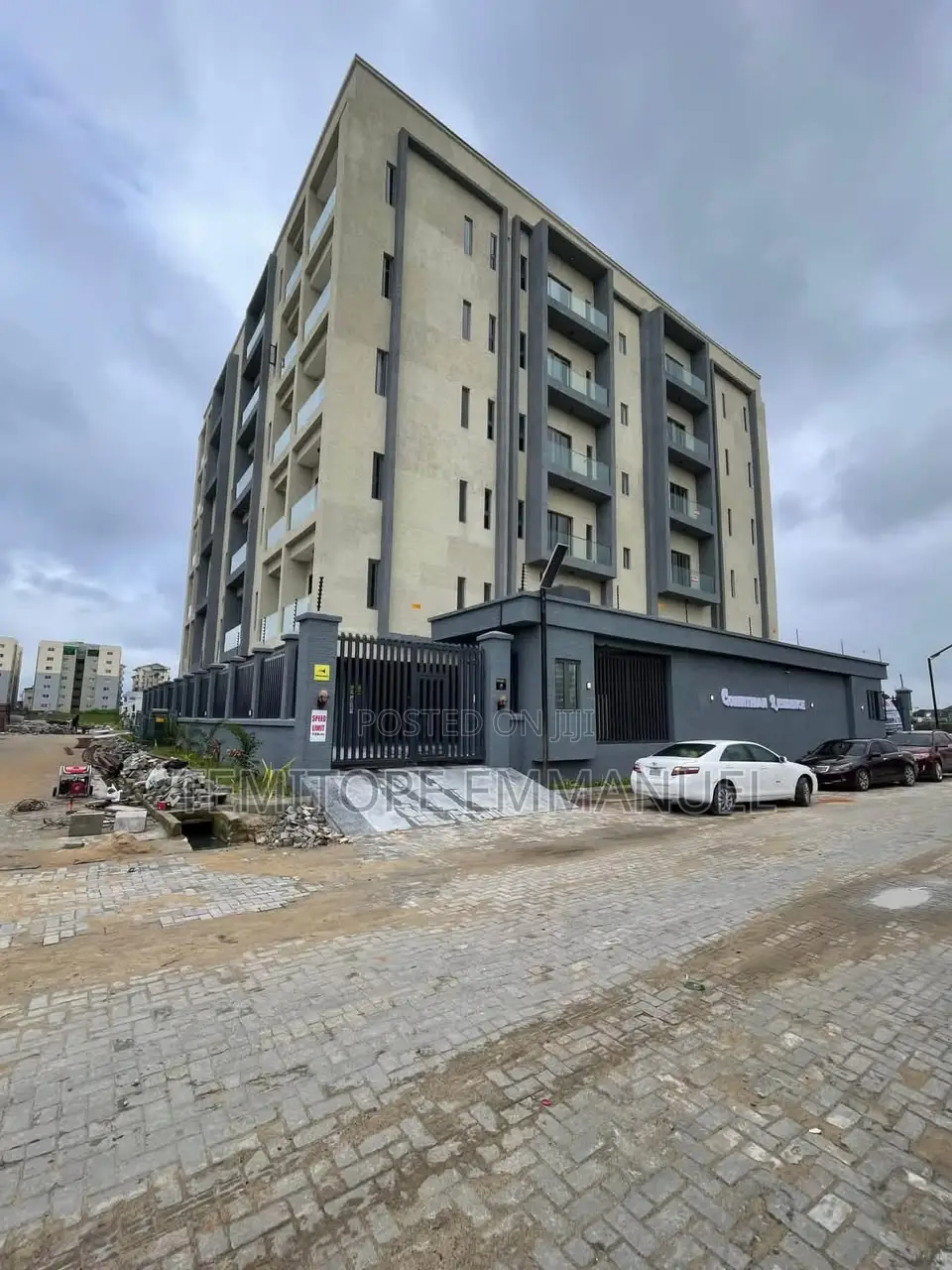 Furnished 1bdrm Apartment in Lekki Phase 1 for sale