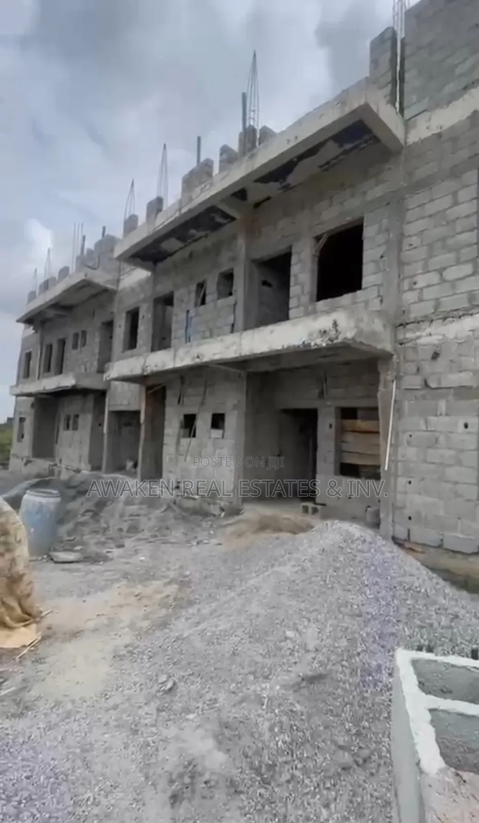3bdrm Apartment In Life Camp For Sale
