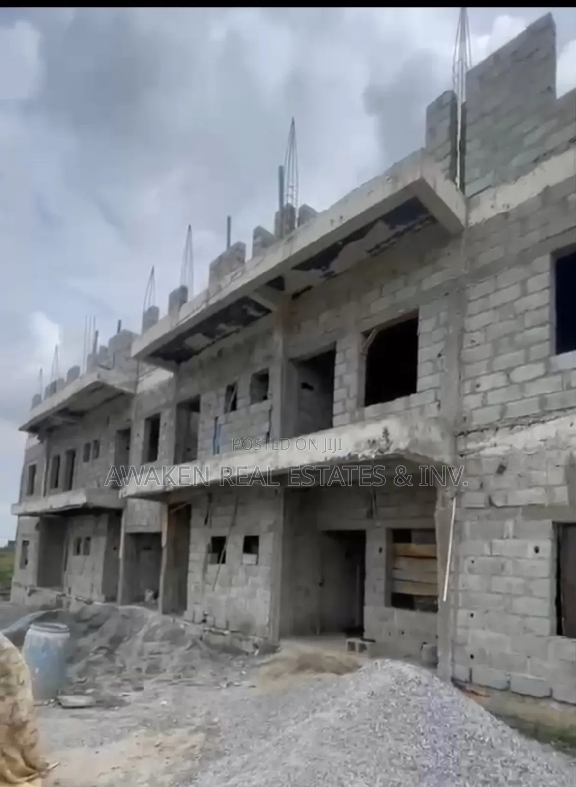3bdrm Apartment In Life Camp For Sale