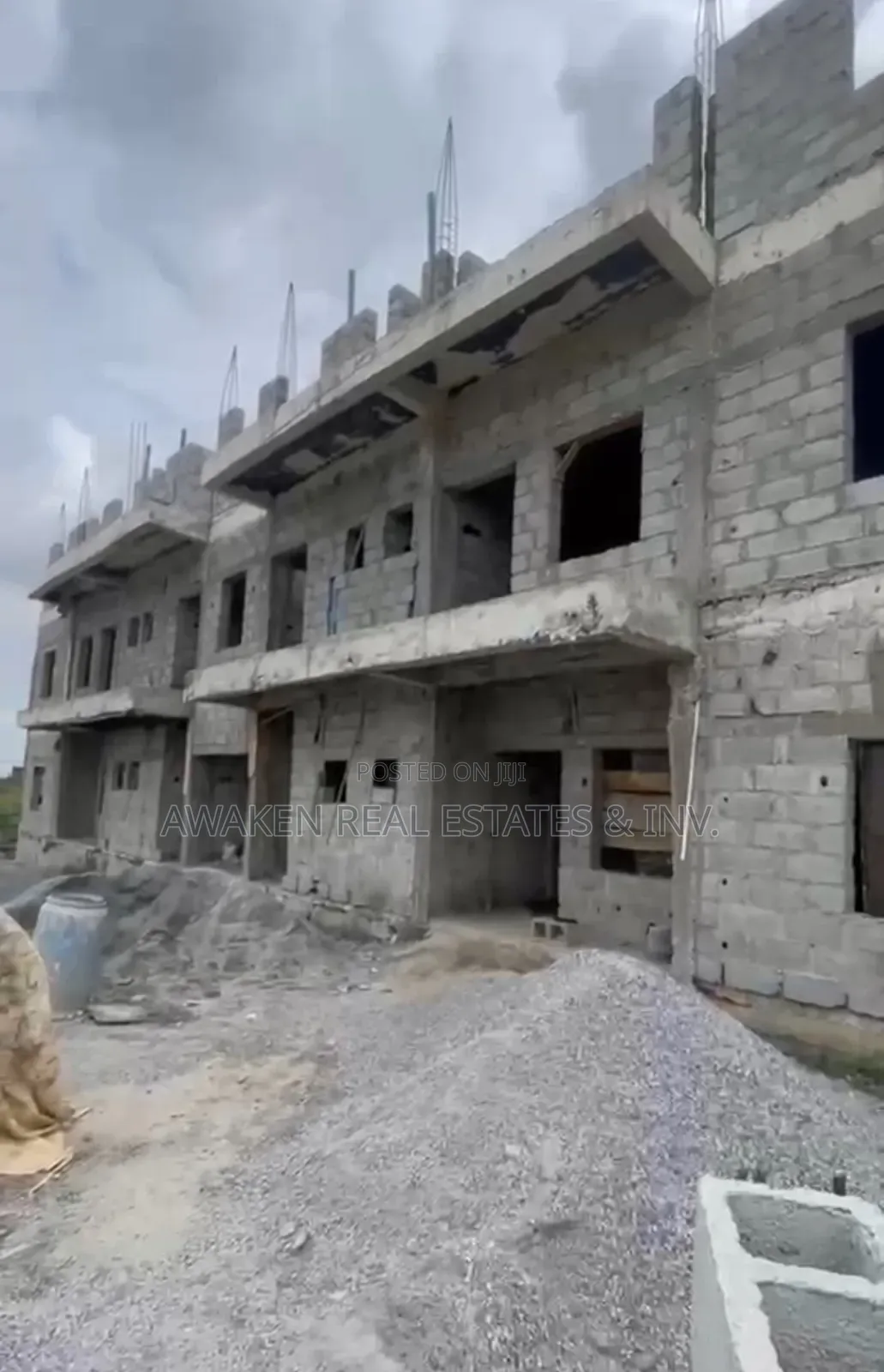 3bdrm Apartment In Life Camp For Sale