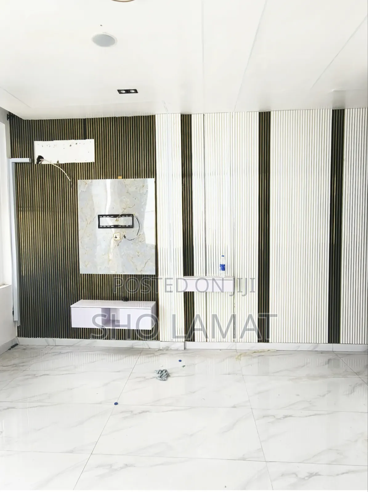 2bdrm Block of Flats in Lekki Phase 1 for sale
