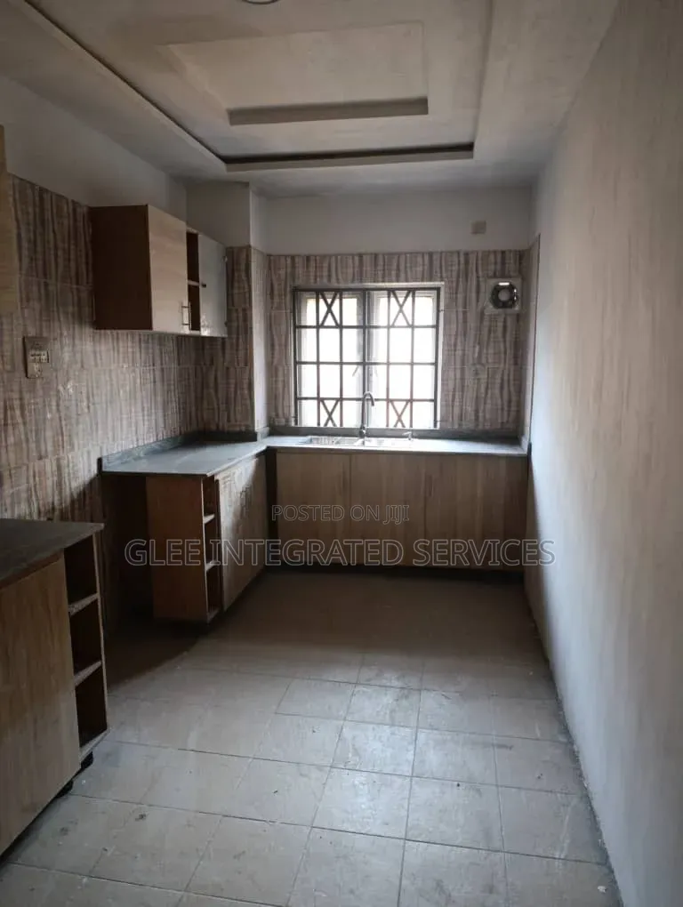 3bdrm Block of Flats in Lagos Homes, Adeniran Ogunsanya for rent
