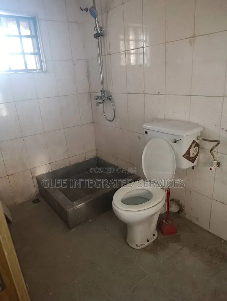 3bdrm Block of Flats in Lagos Homes, Adeniran Ogunsanya for rent