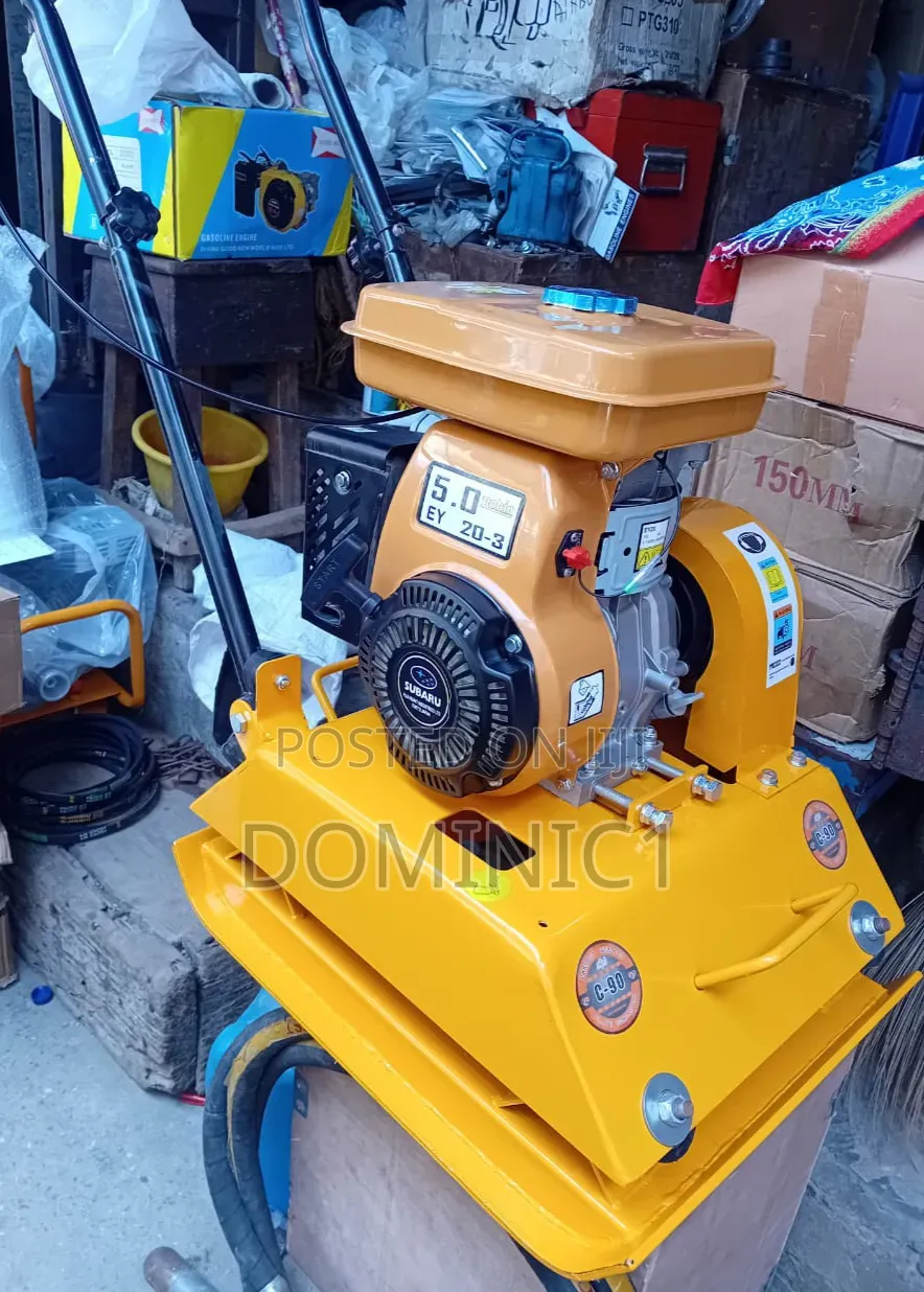 C-90 Vibratory Plate Compactor5.0hp Subaru Robiney20-3 Gasoline Engine