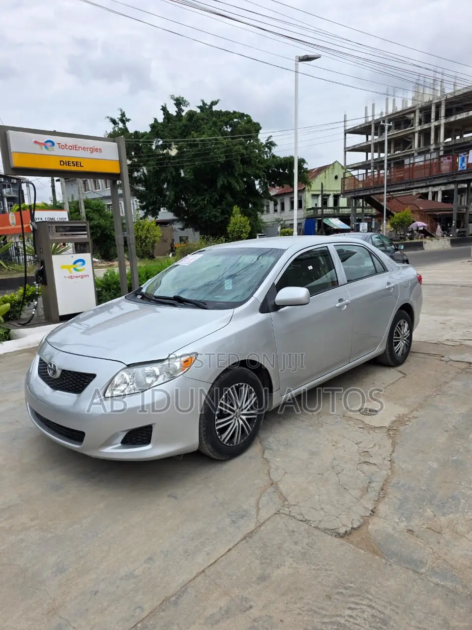 Toyota Corolla LE 4dr Sedan (1.8L 4 cyl 4A) 2009 Silver