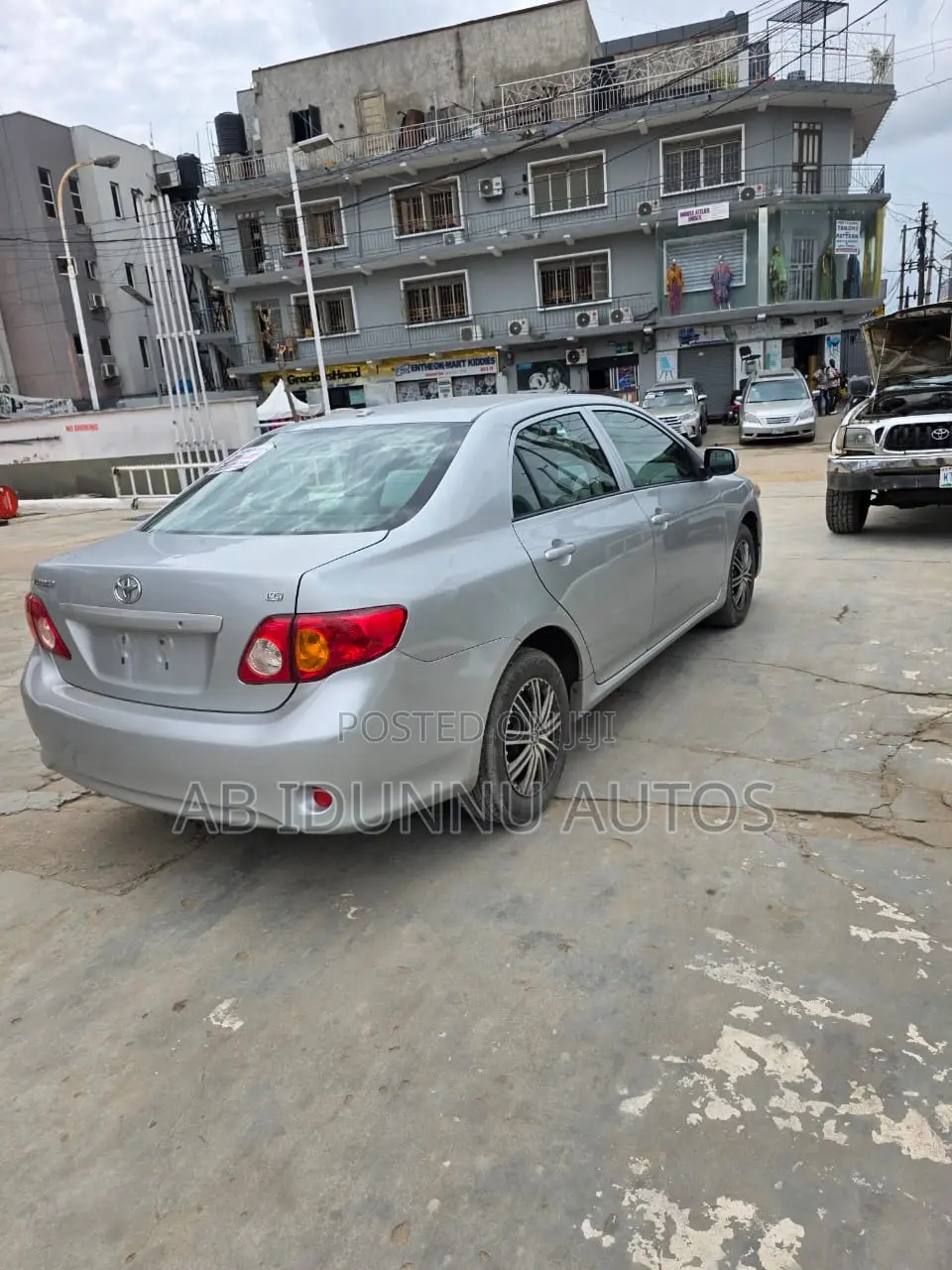 Toyota Corolla LE 4dr Sedan (1.8L 4 cyl 4A) 2009 Silver