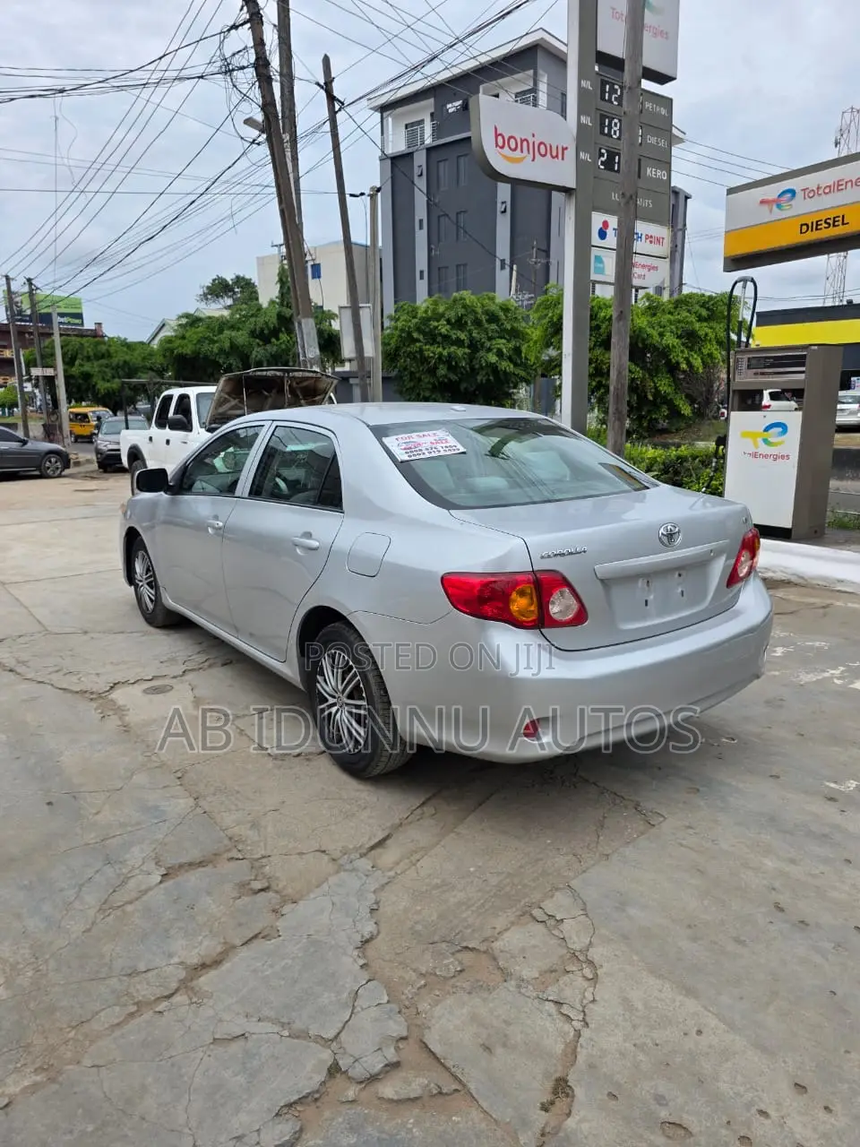 Toyota Corolla LE 4dr Sedan (1.8L 4 cyl 4A) 2009 Silver