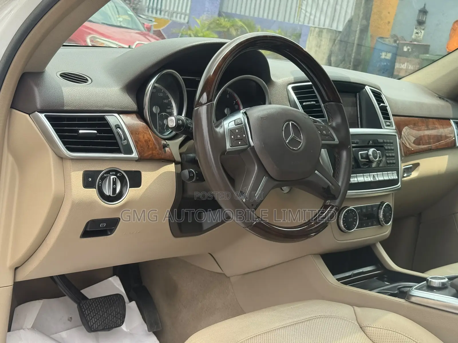 Mercedes-Benz M Class ML350 4dr SUV (3.5L 6cyl 7A) 2015 White