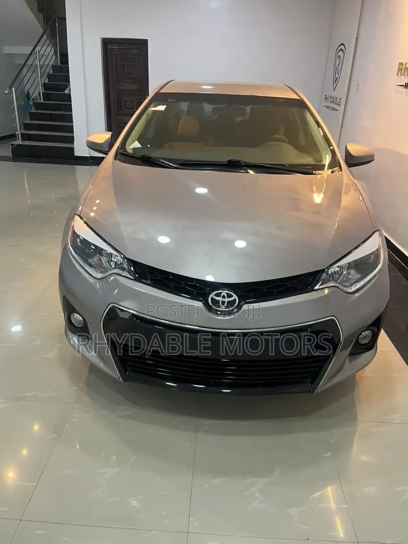 Toyota Corolla 2016 Gold