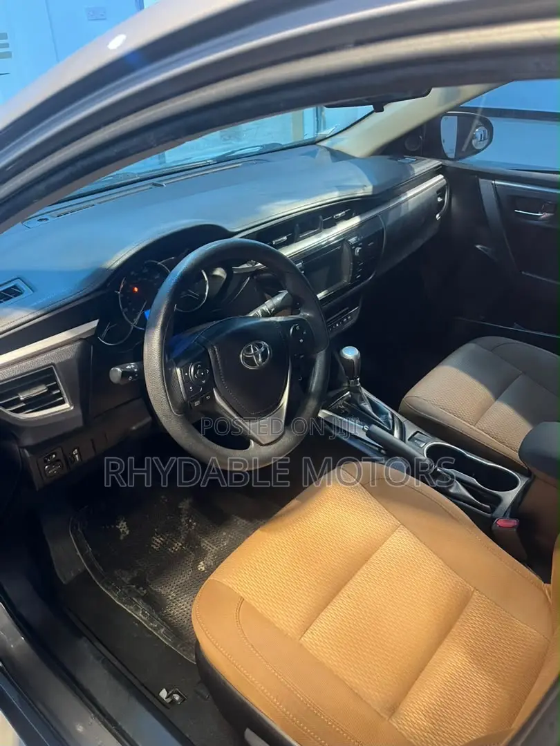 Toyota Corolla 2016 Gold