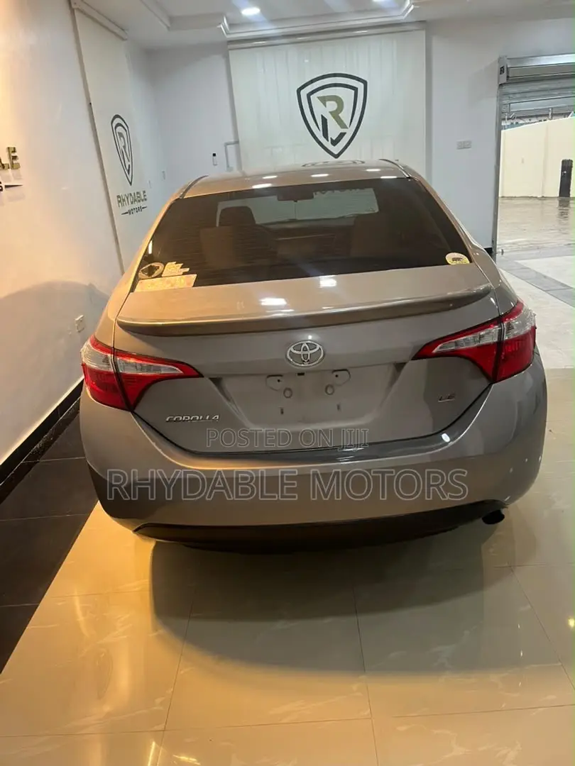 Toyota Corolla 2016 Gold