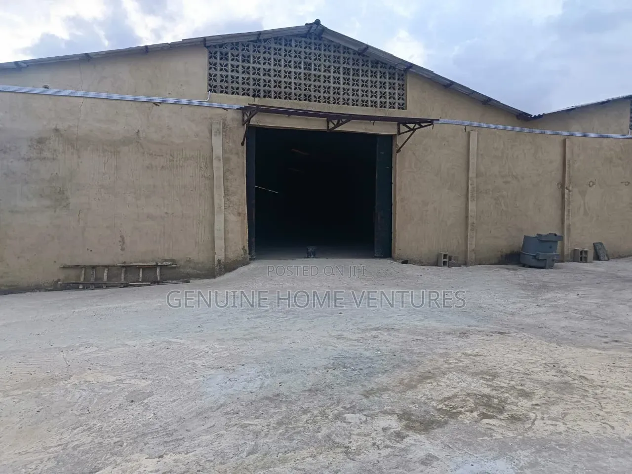 5 Bay Warehouse to Let in Ketu Mile 12 Lagos