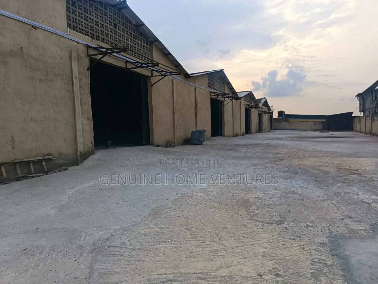 5 Bay Warehouse to Let in Ketu Mile 12 Lagos