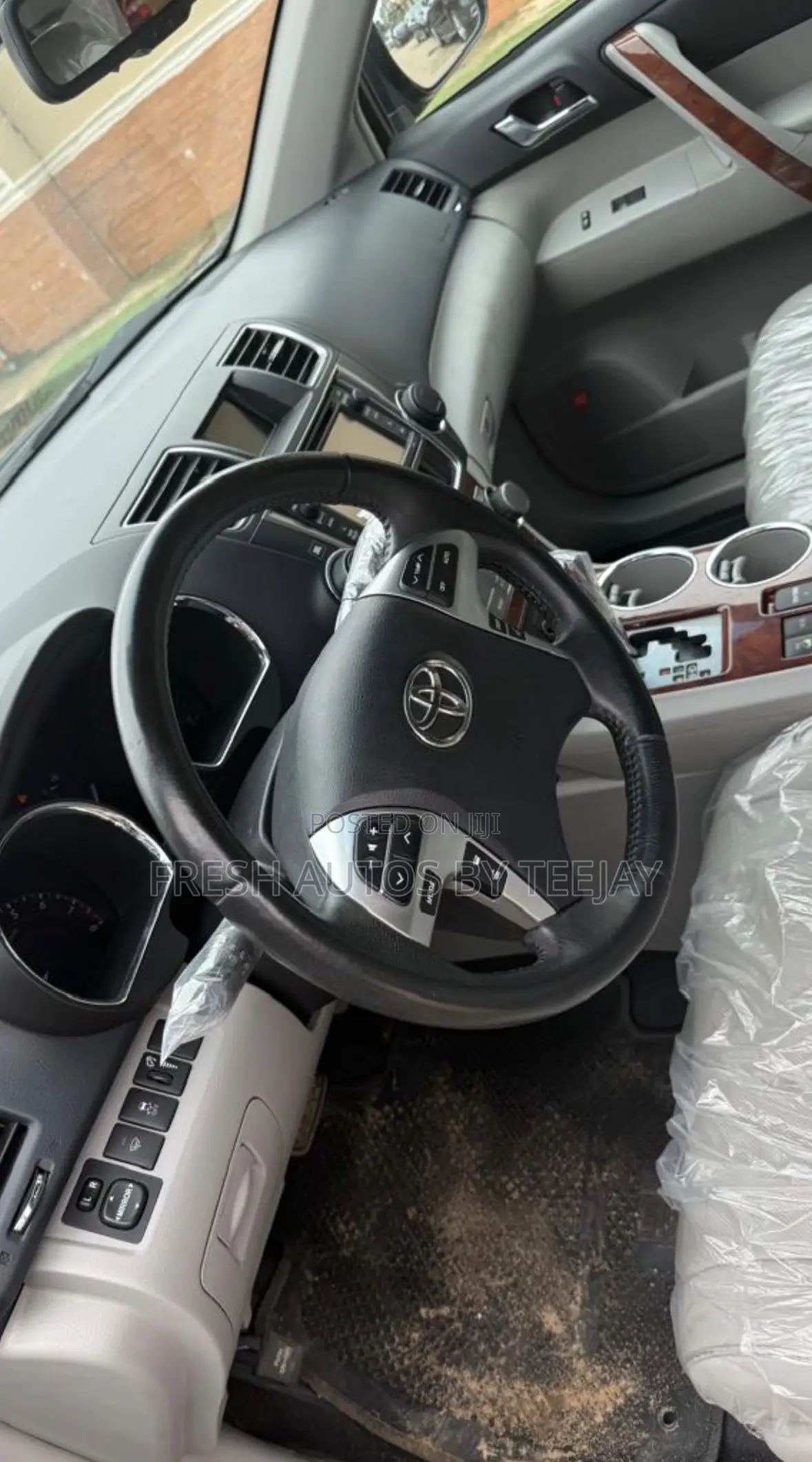 Toyota Highlander Limited Platinum 4dr SUV AWD (3.5L 6cyl 6A) 2014