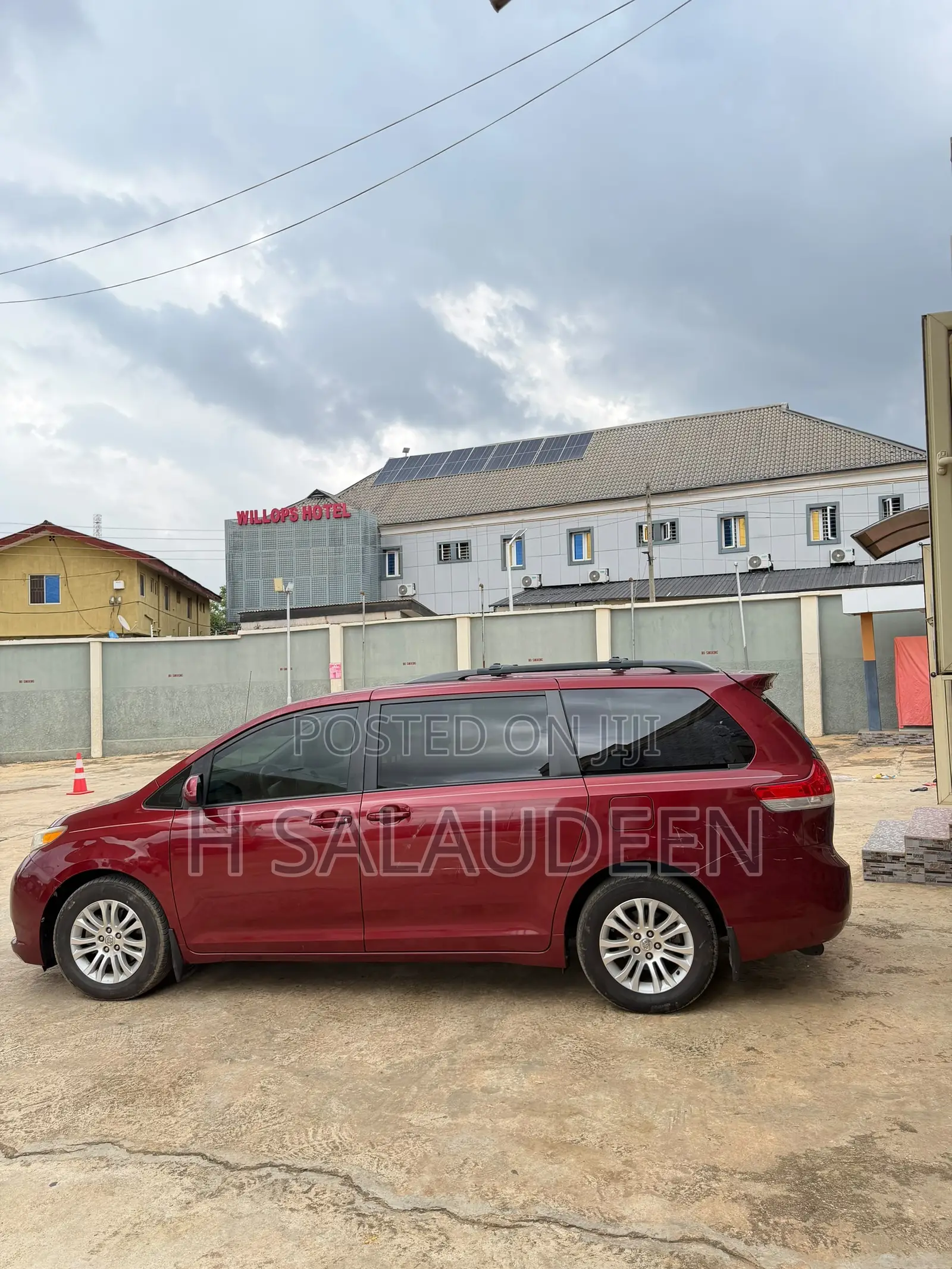 Toyota Sienna 2012 Burgundy
