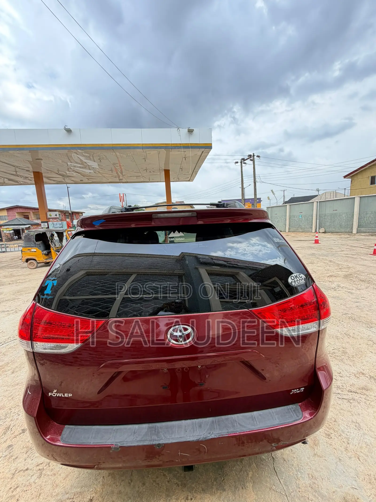 Toyota Sienna 2012 Burgundy