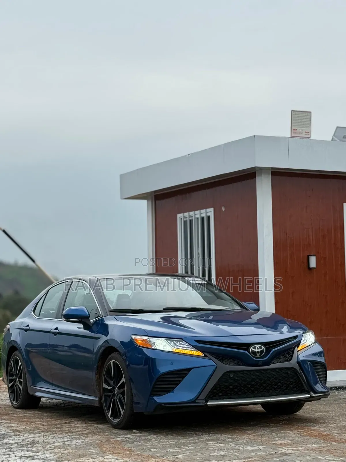 Toyota Camry 2019 Blue