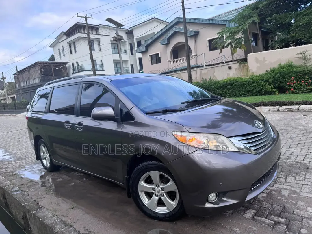 Toyota Sienna Limited AWD 7-Passenger 2013 Beige