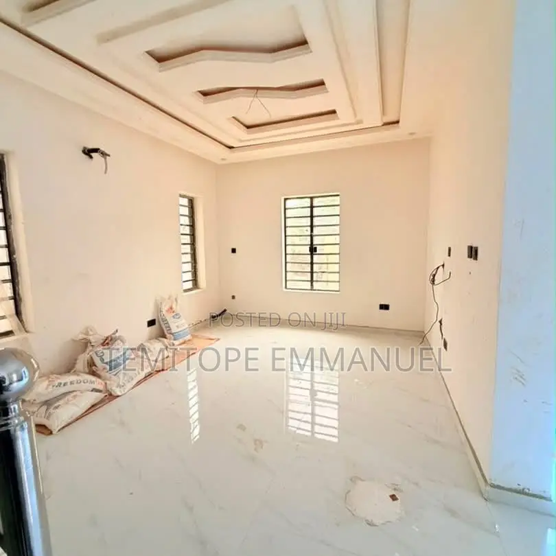 Furnished 4bdrm Duplex in Gbagada for sale