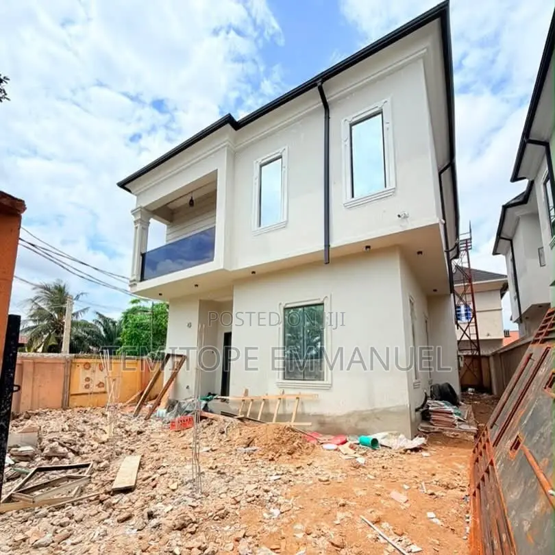 Furnished 4bdrm Duplex in Gbagada for sale